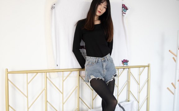 资讯|物恋传媒 – NO.695期 《猫耳》 马丁靴，踩脚袜，白棉袜，裸足