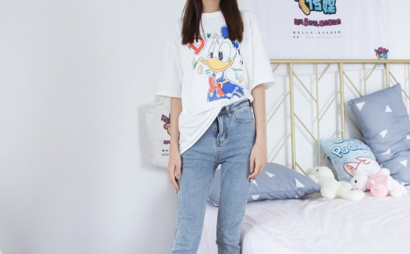 资讯|物恋传媒 – NO.813期 《想想》 vans板鞋,白棉袜,裸足