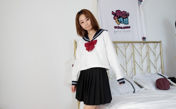 资讯|物恋传媒 – NO.877期 《优优》 帆布鞋，板鞋，棉袜，裸足