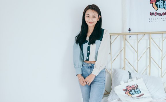 资讯|物恋传媒 – NO.869期 《岚岚》 空军一号板鞋,白棉袜,裸足,热水泡脚剧情