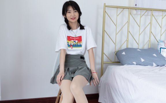 资讯|物恋传媒 – NO.944期 《小凌》 帆布鞋，厚肉丝