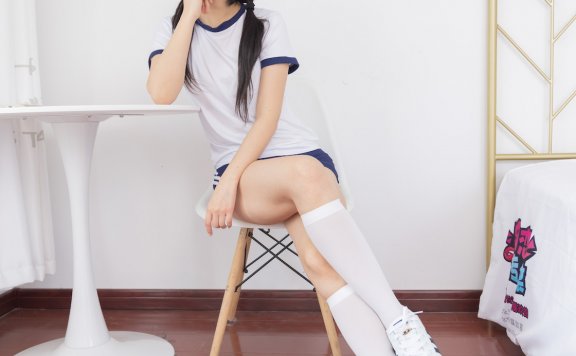 资讯|物恋传媒 – NO.1054期 《君君》 水手服，贝壳头，白色及膝丝袜，裸足