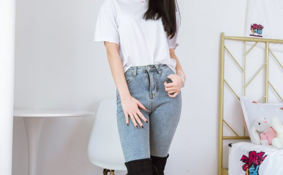 资讯|物恋传媒 – NO.1077期 《小竹》 过膝长靴，白棉袜，裸足