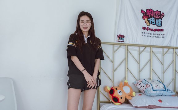 资讯|物恋传媒 – NO.1075期 《菜菜》 AJ板鞋,自然穿脏白棉袜