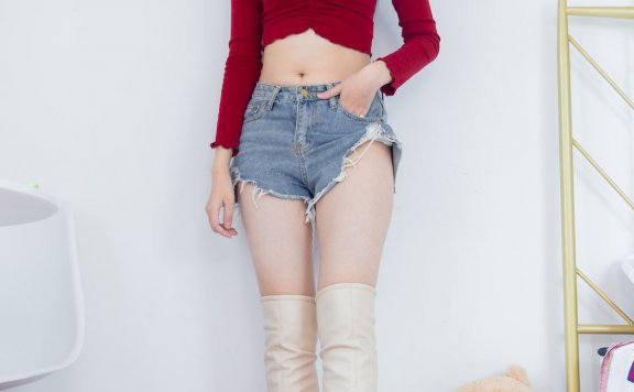 资讯|物恋传媒 – NO.1266期 《小敏》 长靴，白棉袜，裸足