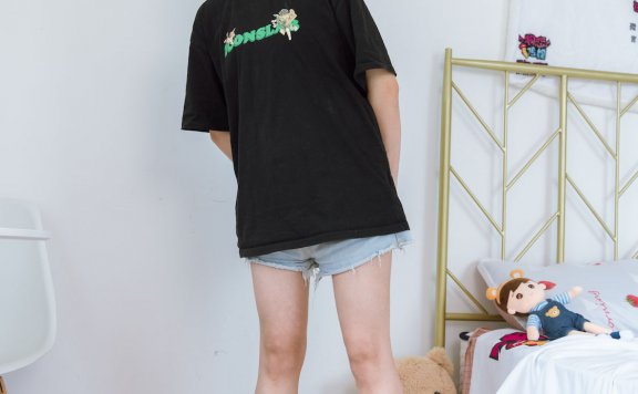 资讯|物恋传媒 – NO.1242期 《小阳》 板鞋,白棉袜,裸足