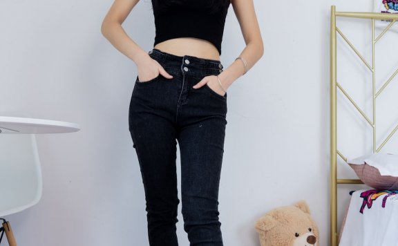 资讯|物恋传媒 – NO.1298期 《小竹》 板鞋,白船袜,肚子疼揉肚子剧情