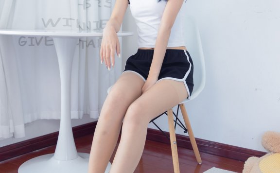 资讯|物恋传媒 – NO.1290期 《菜菜》 麦昆板鞋，肉丝[脚尖透明款]，裸足，踩酸奶剧情