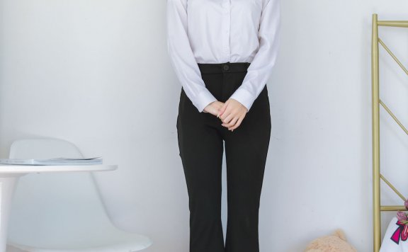 资讯|物恋传媒 – NO.1333期 《然然》 高跟鞋，短肉丝[脚尖加固款]，裸足