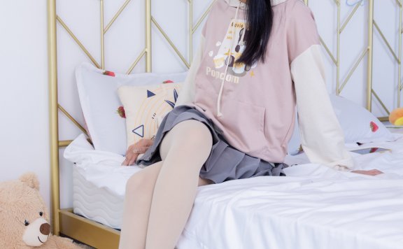 资讯|物恋传媒 – NO.1563期 《岚岚》 运动鞋,厚肉丝,脚玩手机踩包包里的小物件剧情