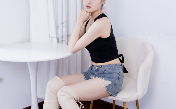 资讯|物恋传媒 – NO.1626期 《青柠》 靴子，白棉袜，裸足