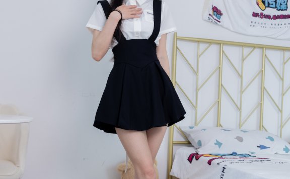 资讯|物恋传媒 – NO.1664期 《茯苓》 高跟鞋，黑皮鞋，短白丝[脚尖透明款]，白色冰冰袜