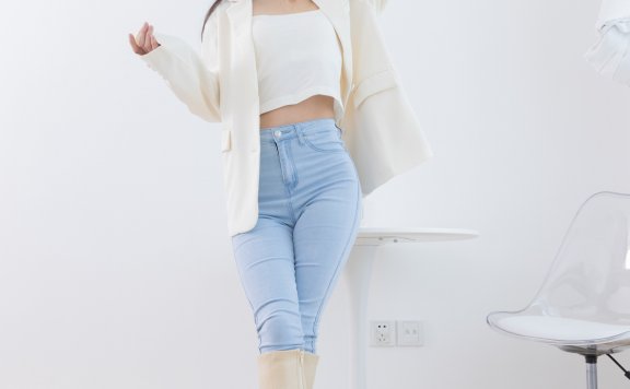 资讯|物恋传媒 – NO.1712期 《茯苓》 长靴,卡其色棉袜