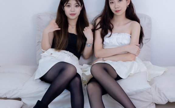 资讯|物恋传媒 – NO.1708期 《纤纤闪闪》 皮鞋，短靴，肉丝[脚尖透明款]，黑丝大腿袜[脚尖透明款]，油亮厚黑丝，交换丝袜