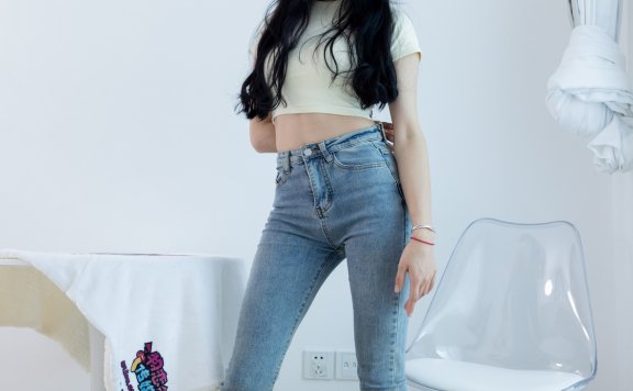 资讯|物恋传媒 – NO.1783期 《绒绒》 运动鞋，自然穿脏白棉袜[很脏]