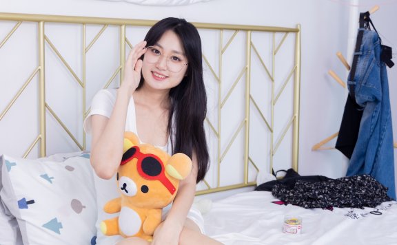 资讯|物恋传媒 – NO.1761期 《小敏》 平底鞋，油亮肉丝[脚尖透明款]，皮筋绑脚老头乐挠脚剧情