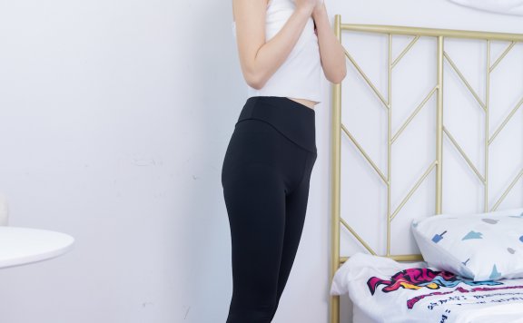 资讯|物恋传媒 – NO.1814期 《菜菜》 雪地靴，白棉袜，瑜伽裤