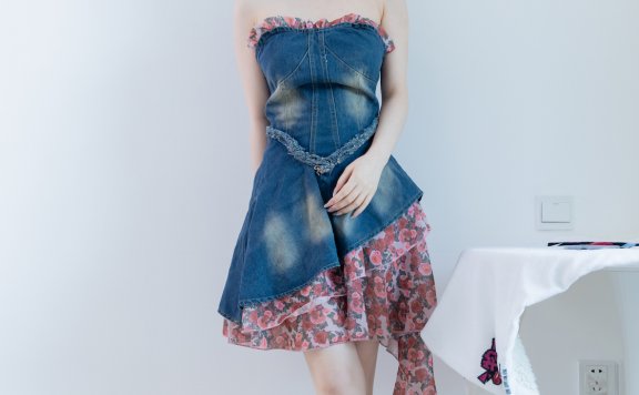 资讯|物恋传媒 – NO.1806期 《小酒》 高跟鞋，白棉袜，裸足