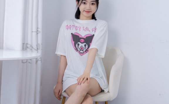 资讯|物恋传媒 – NO.1790期 《欢欢》 板鞋，白色棉船袜，肚子疼揉肚子剧情