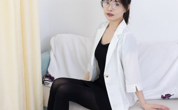 资讯|物恋传媒 – NO.1997期 《小酒》 高跟鞋,厚黑丝,丝袜脚踩圣女果剧情,物恋传媒摄影作品,物恋摄影映画摄影作品