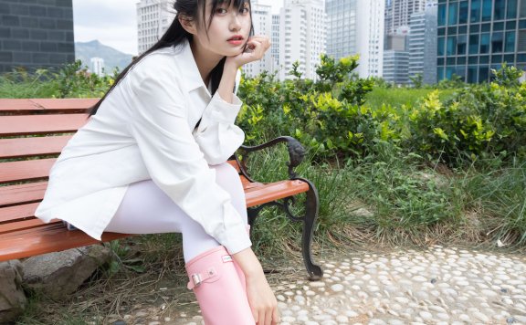 资讯|物恋传媒 – NO.998期 《小敏》 雨靴,厚白丝