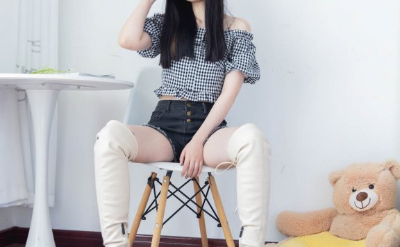 资讯|物恋传媒 – NO.1446期 《兮兮》 高跟长靴,白棉袜,裸足