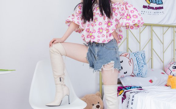 资讯|物恋传媒 – NO.1431期 《兮兮》 过膝靴,白棉袜,裸足