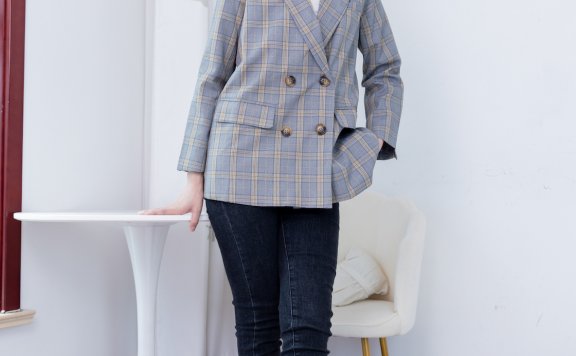 资讯|物恋传媒 – NO.1557期 《小敏》 板鞋,两双白棉袜