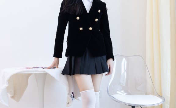 资讯|物恋传媒 – NO.2024期 《纱纱》 马丁靴,自然穿脏白长筒棉袜,大量模拟脚趾夹东西动作