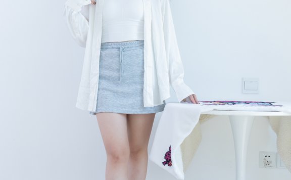 资讯|物恋传媒 – NO.2051期 《舒舒》 运动鞋，白棉袜，裸足[蓝色美甲]，物恋传媒，物恋摄影映画