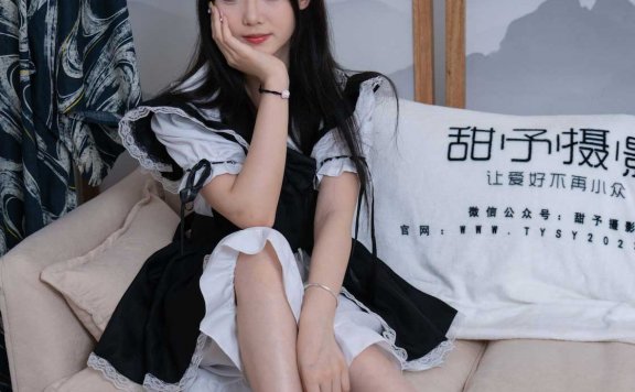 资讯|甜予摄影 – NO.083期 《璇璇》 运动鞋，白棉袜，裸足