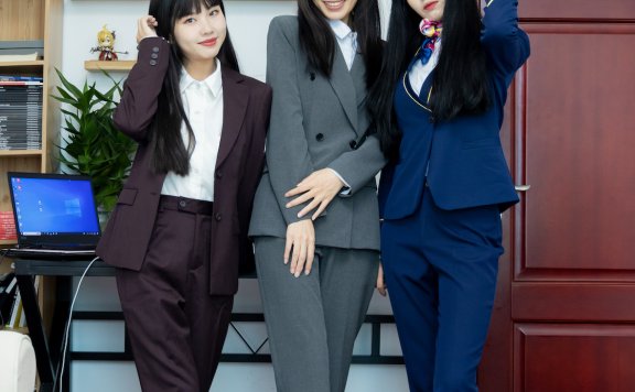 资讯|物恋传媒 – NO.2074期 《菜菜米米绒绒》 三双皮鞋，白棉袜，黑棉袜，棕棉袜，裸足，老头乐互挠裸足剧情