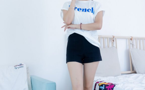 资讯|物恋传媒 – NO.2102期 《林林》 运动鞋，白棉袜，裸足，物恋传媒摄影作品