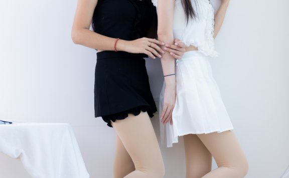 资讯|物恋传媒 – NO.2210期 《菜菜岚岚》 两双高跟鞋，厚肉丝，老头乐和手挠脚互相踩脚剧情