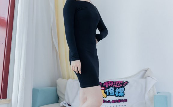 资讯|物恋传媒 – NO.2294期 《小新》 平底鞋，厚黑丝，裸足，物恋传媒摄影作品