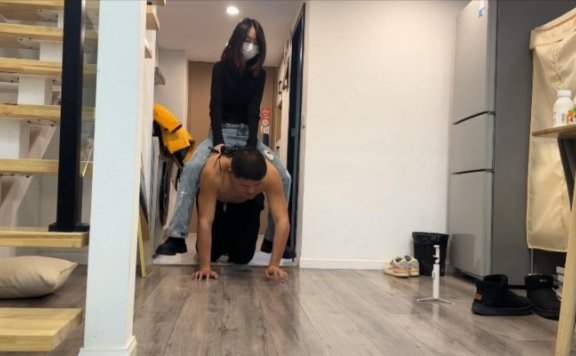 资讯|子怡工作室 《无双sama》 骑马耳光鞭打惩罚恋足狗 [48分56秒]