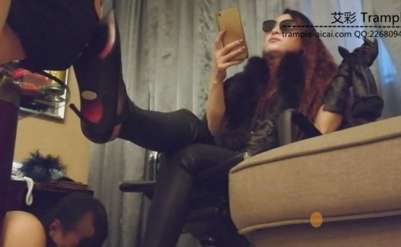 资讯|女王女主 2019年重磅午夜暗香女神回归力作调教臣服众奴 [30分19秒]