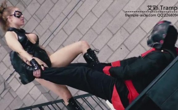 资讯|格斗绞杀剧情系列 《欧美踢裆》各种格斗特摄片男子被爆蛋镜头，女主基本都是女战士啊 [17分26秒]