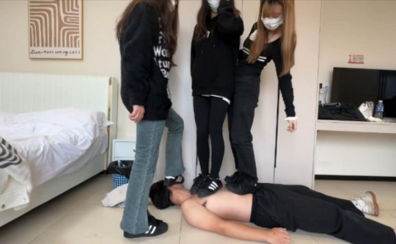 资讯|女王女主 《208宿舍》三人玩弄家政狗 [48分56秒]