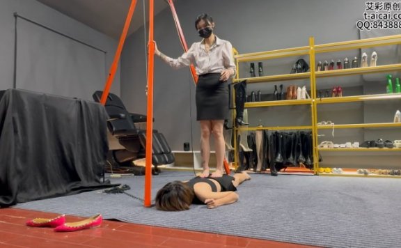 资讯|女王女主 高跟踩哭之后继续平底鞋踩女M [48分56秒]