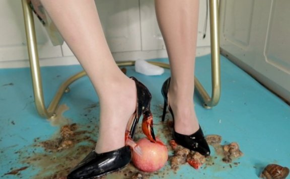 资讯|crush 《芊芊》鞋跟插金鱼踩水果鞋里金鱼 [11分36秒]