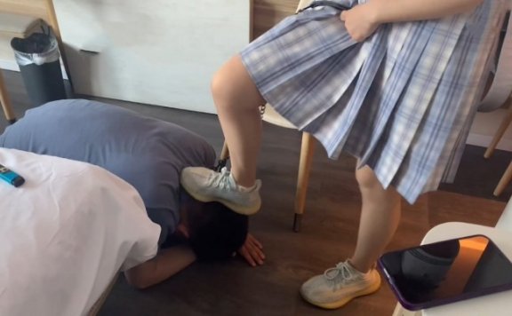 资讯|女王女主 大一新s酒店首次虐狗强迫吃烟灰 [48分56秒]