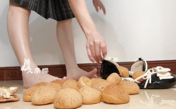 资讯|crush 裸足lo鞋内泡芙 [9分43秒]