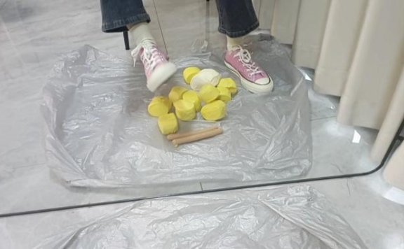 资讯|crush 帆布鞋踩馒头火腿肠 [9分43秒]