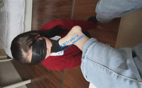 资讯|女王女主 《校园女M系列》强迫女同学舔NB鞋吃棉袜头顶鞋子 [17分26秒]