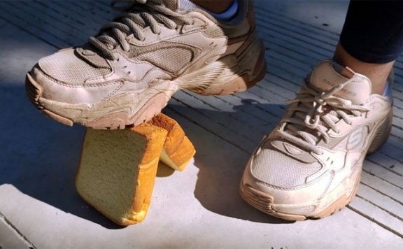 资讯|crush 大美脏跑鞋踩吐司面包 [9分43秒]