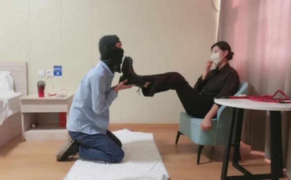 资讯|直播视频 《念轩》白领S-暴力踢踹/白袜塞嘴气味辱 [48分56秒]