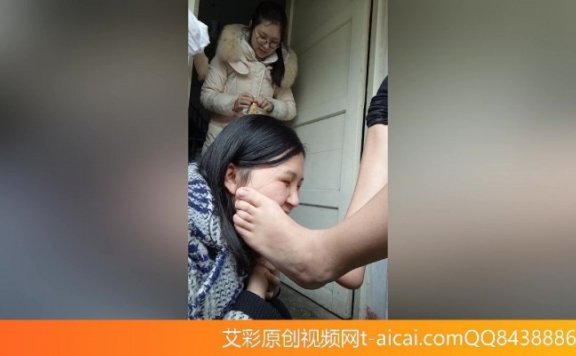 资讯|00后校园原创 [00后校园原创]小女主在宿舍调教开发胖贱母狗还有舍友在围观 [48分56秒]