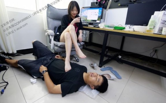 资讯|女王女主 《第5风格》（00后）道具床踩踏加办公室深喉 [48分56秒]