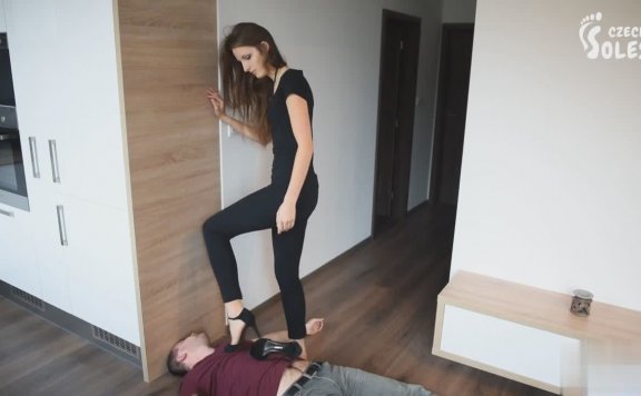 资讯|欧美调教 高清超漂亮高挑美女性感逼供英文字幕 [48分56秒]